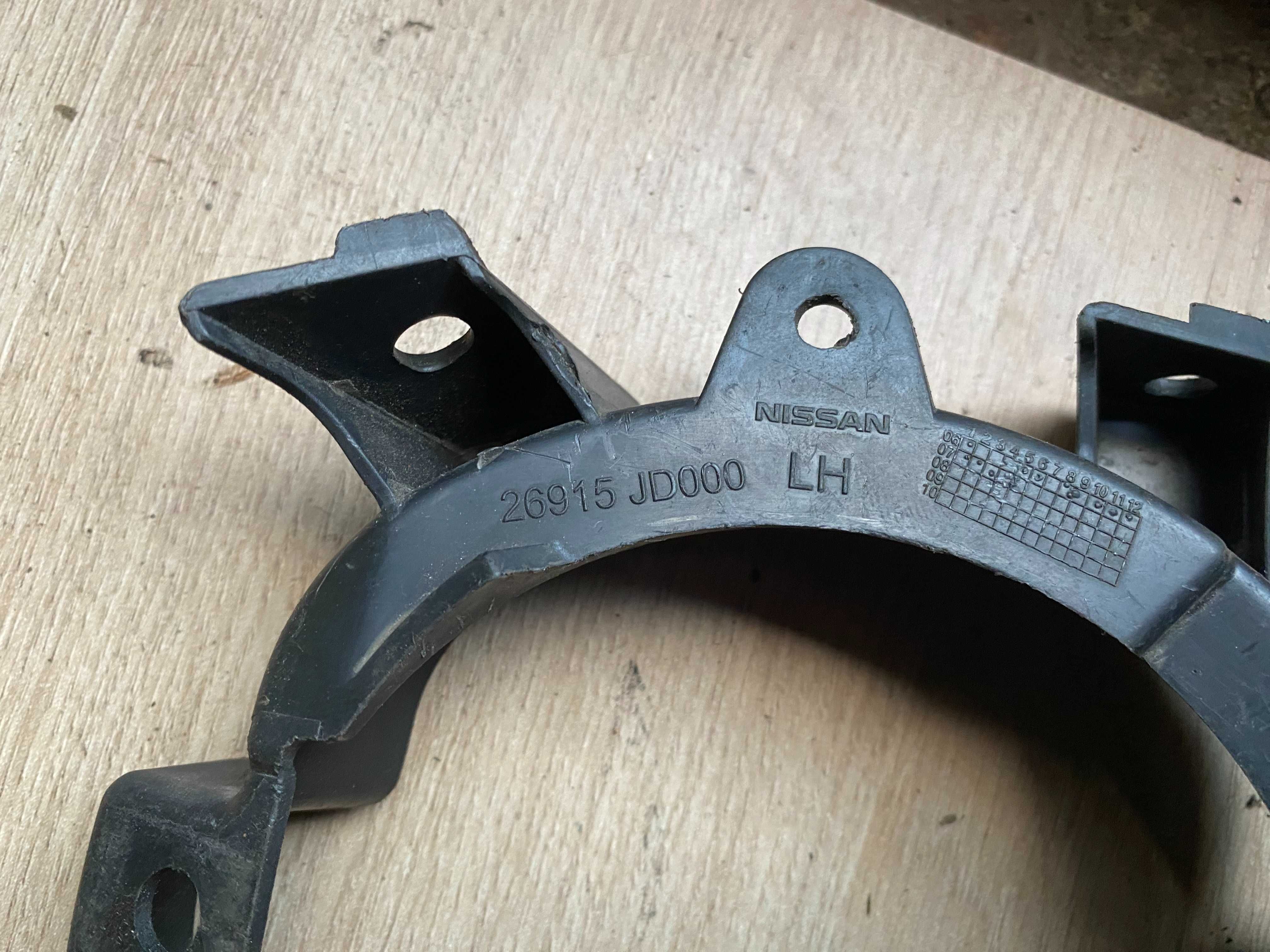 26915JD000 Nissan кронштейн кріплення протитуманної фари лівої