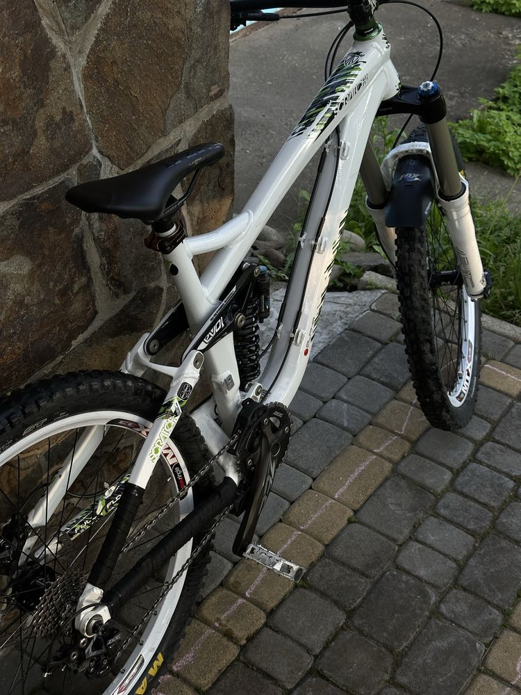 Двухподвес trek scratch 7 180/180mm