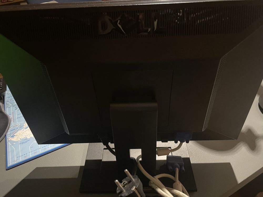 LCD Monitor 19” Dell
