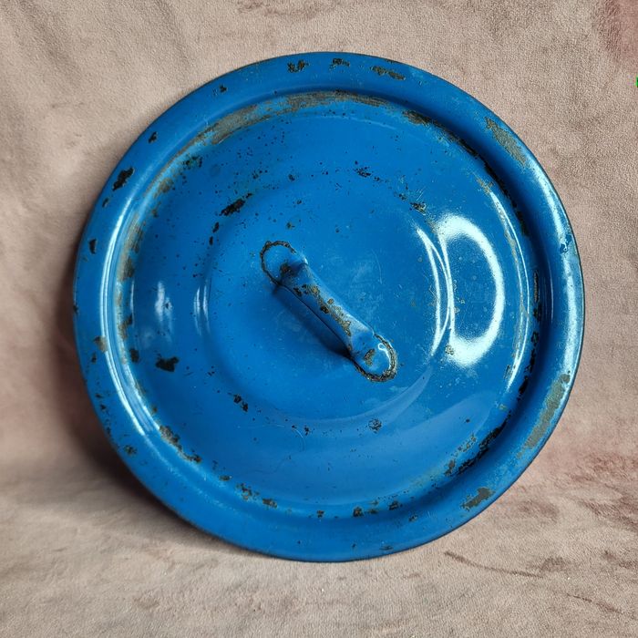 Stara metalowa pokrywką ¹⁶⁵