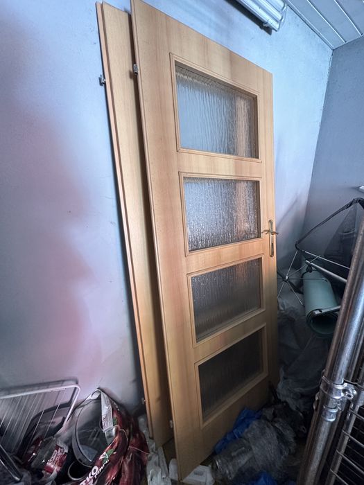 Drzwi drewniane z szybami