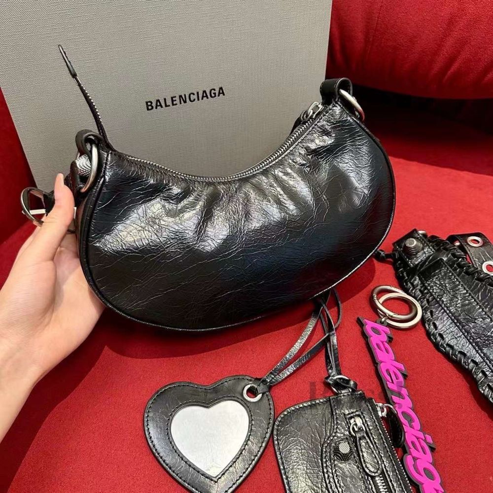 Сумка Balenciaga Le Cagole