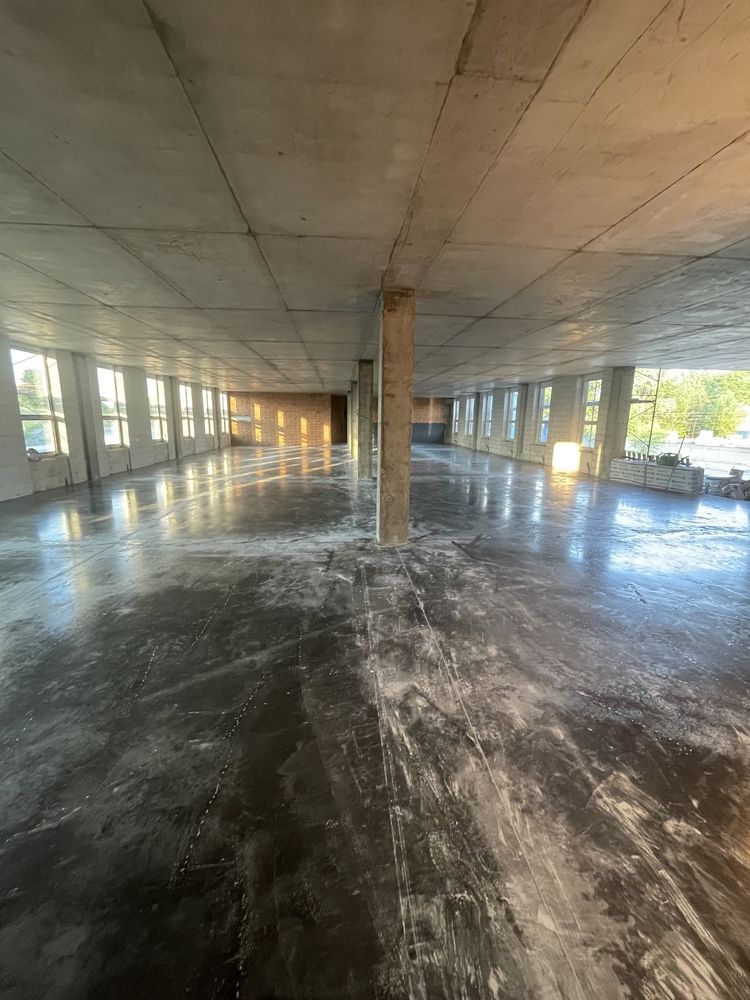 Промислова бетона підлога з топінгом, шліфований бетон, топінговий пол
