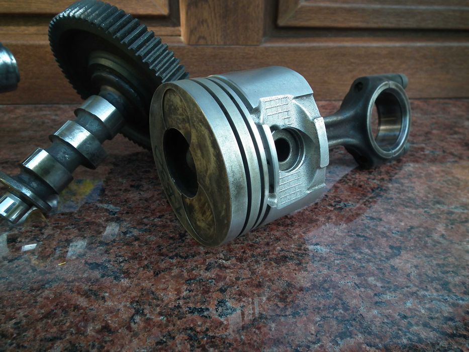 Hatz 1B30 wał tłok korbowód wałek rozrządu