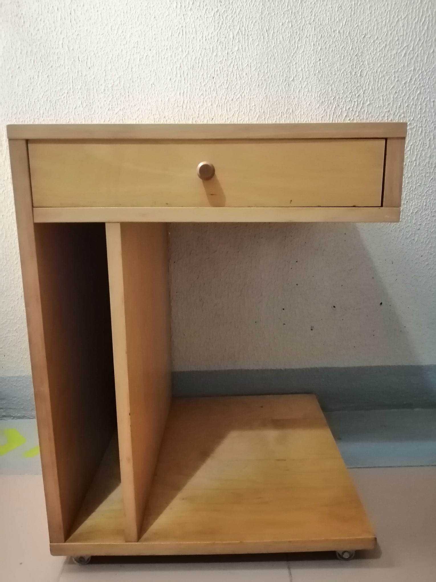 Mesa de Apoio / Side table