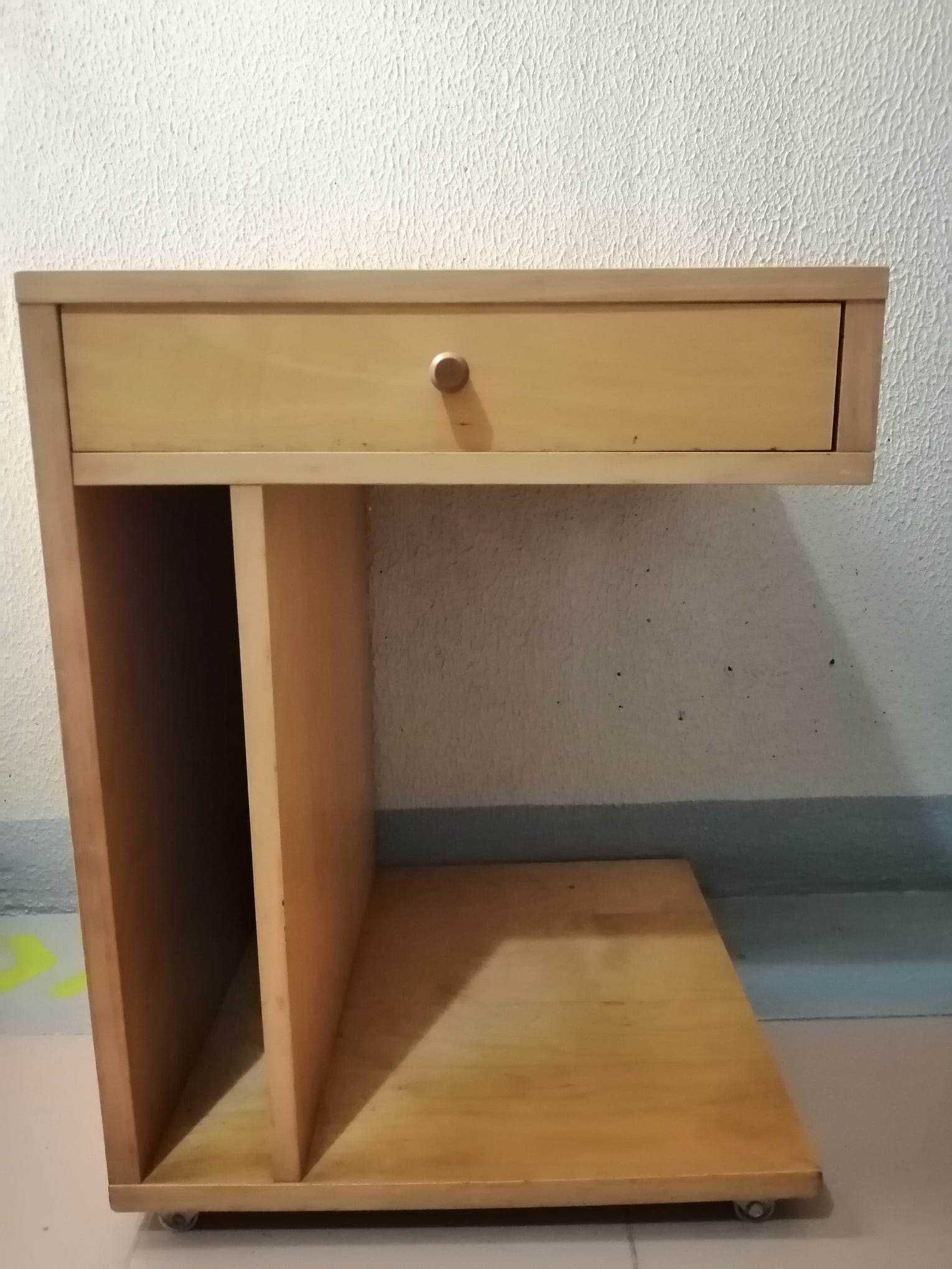 Mesas de Apoio / Side tables