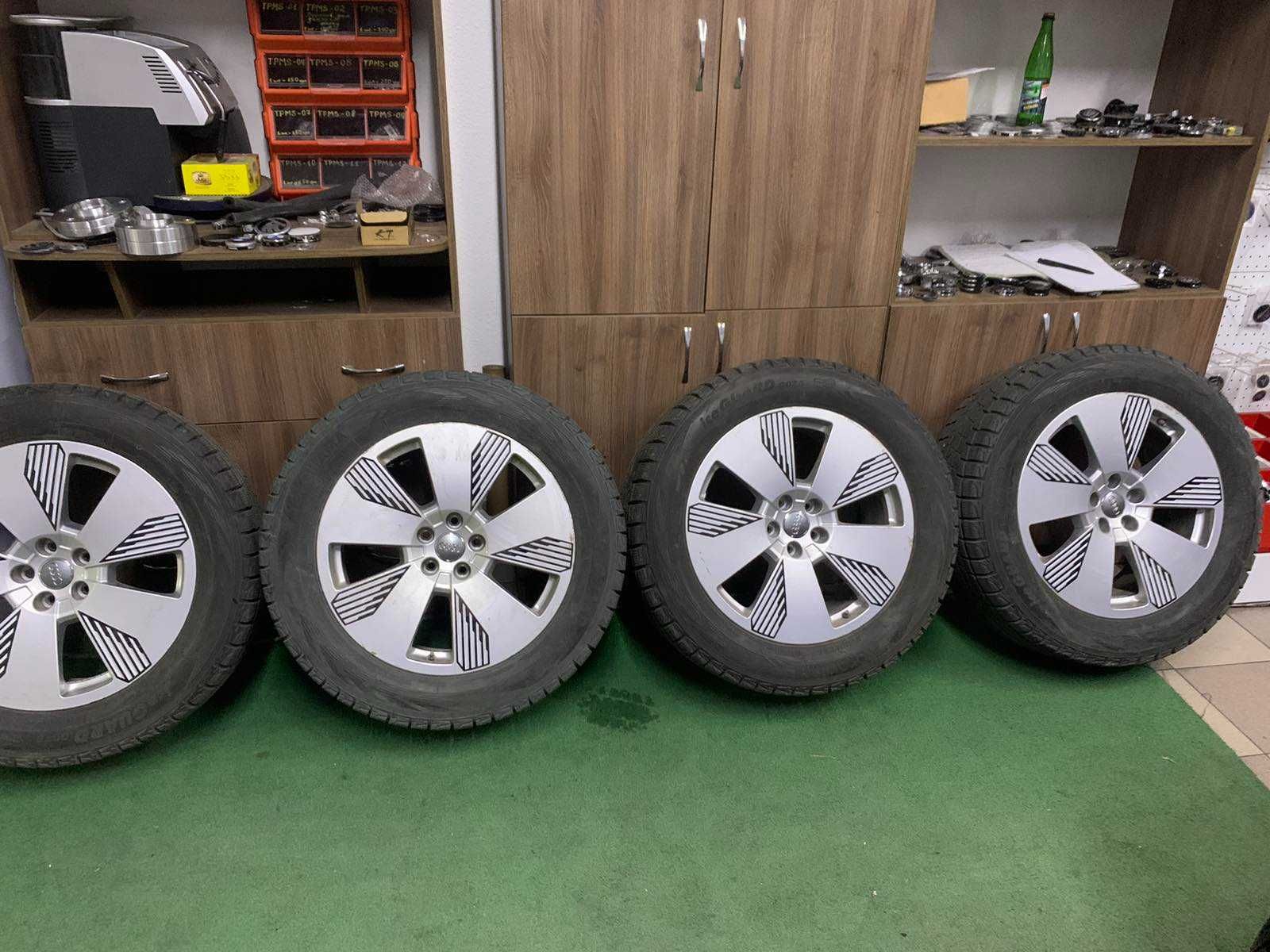 Диски Audi  5x112 R19 8.5J ET36 ЦО 66,6