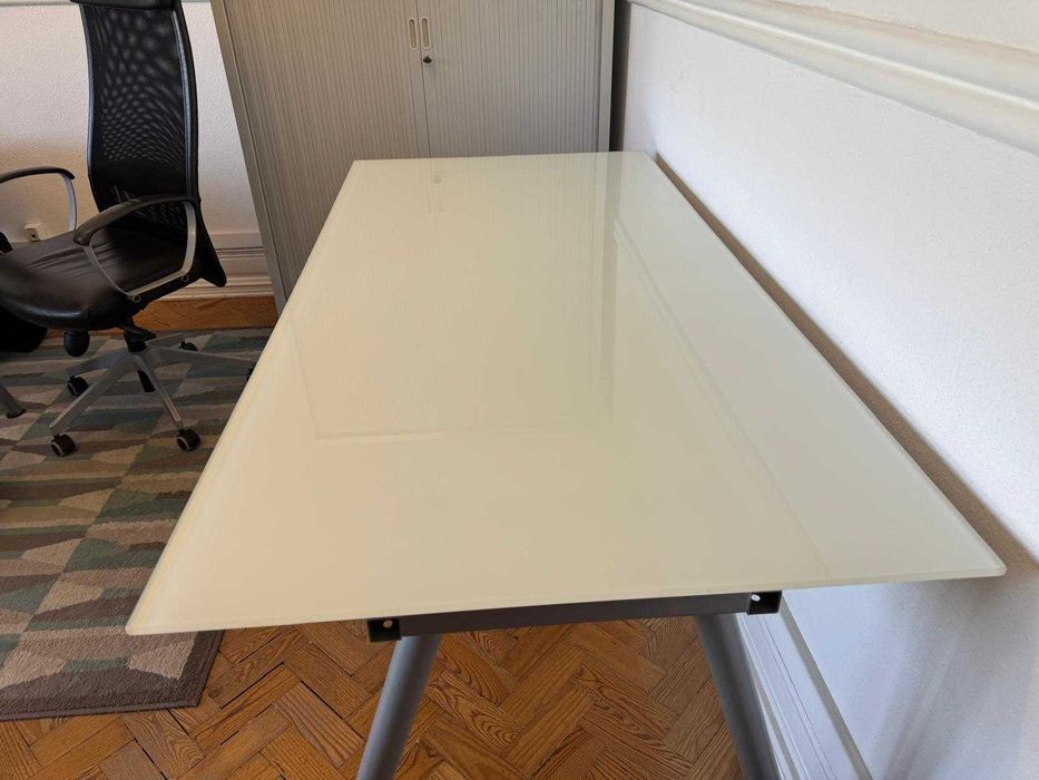 Mesa de Escritório em Vidro – Excelente Estado