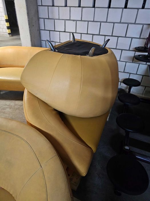 Sofy, fotele, stoły wyposażenie lokalu / klubu