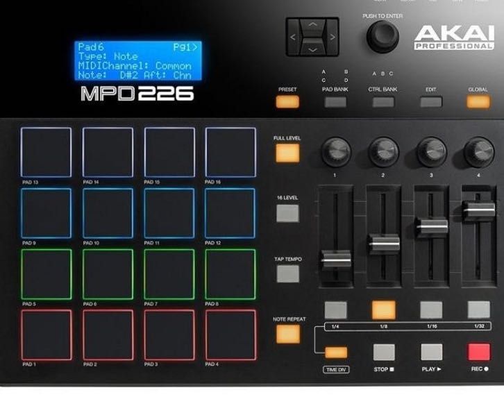 DJ MIDI-контроллер AKAI MPD226