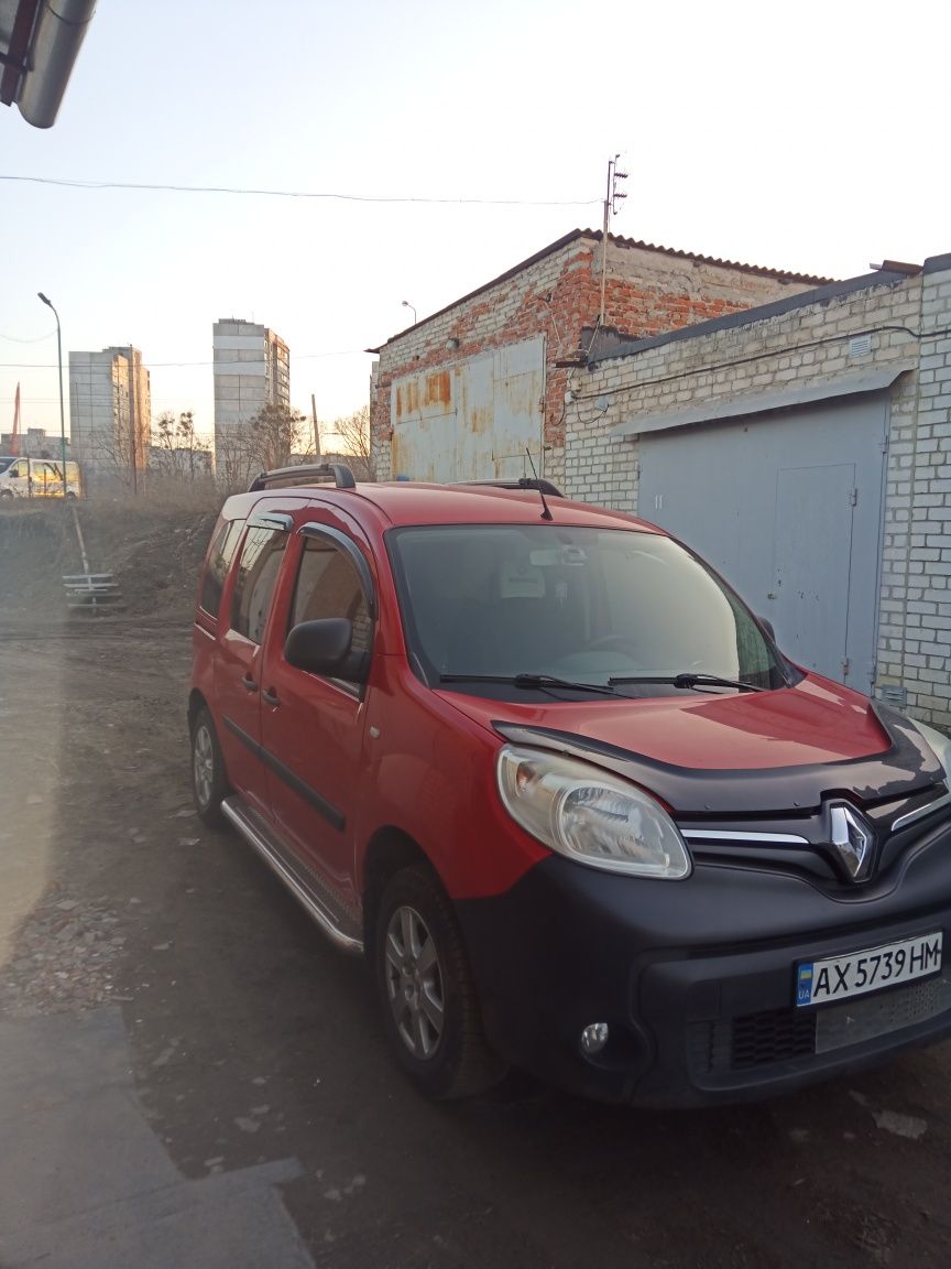 Продам Рено Кенго 2013 1.6 16v