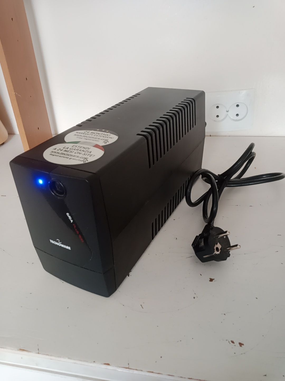 Zasilacz awarijny TECNOWARE UPS ERA PLUS 900