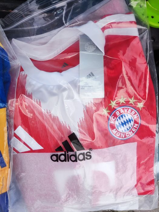 T-shirts clubes e seleções 2025