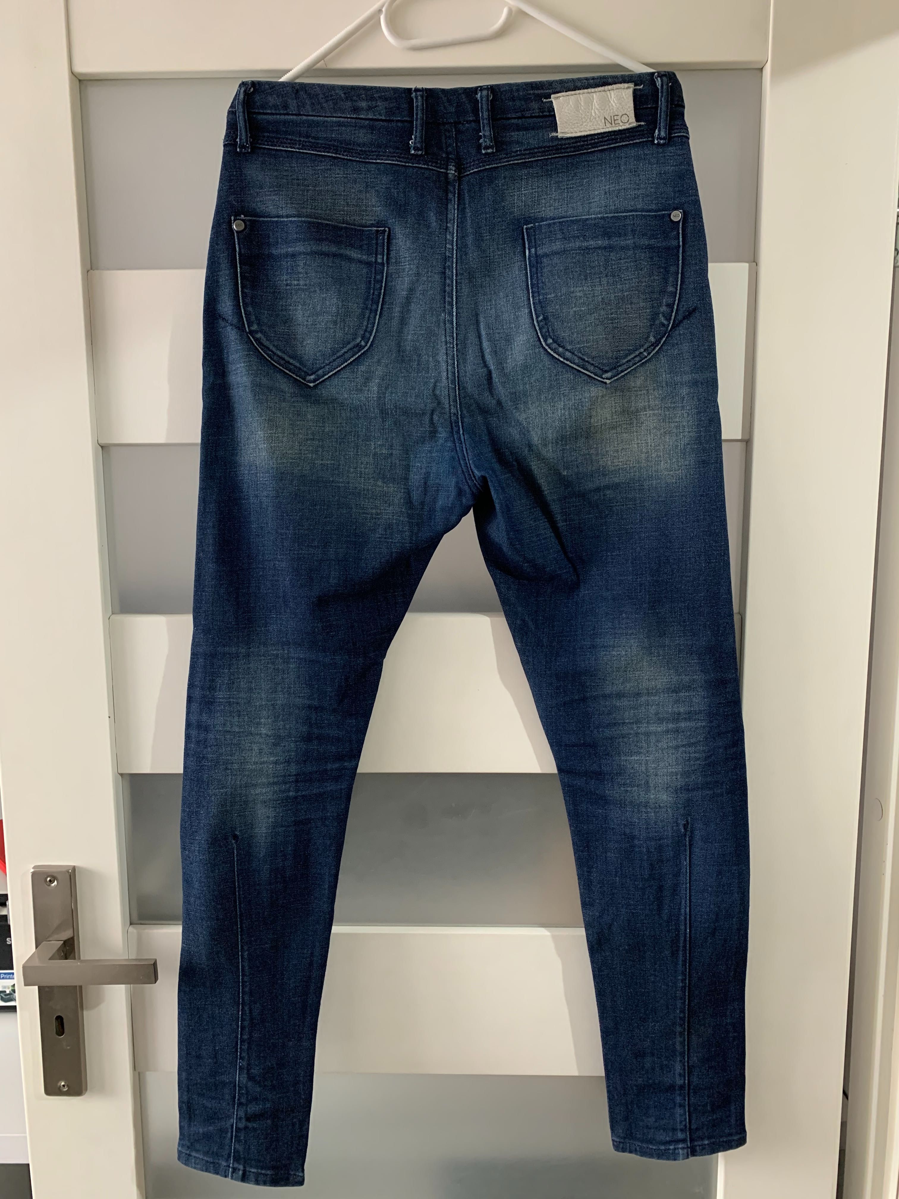 Spodnie z niskim krokiem dżinsy jeansy Adidas Neo - S