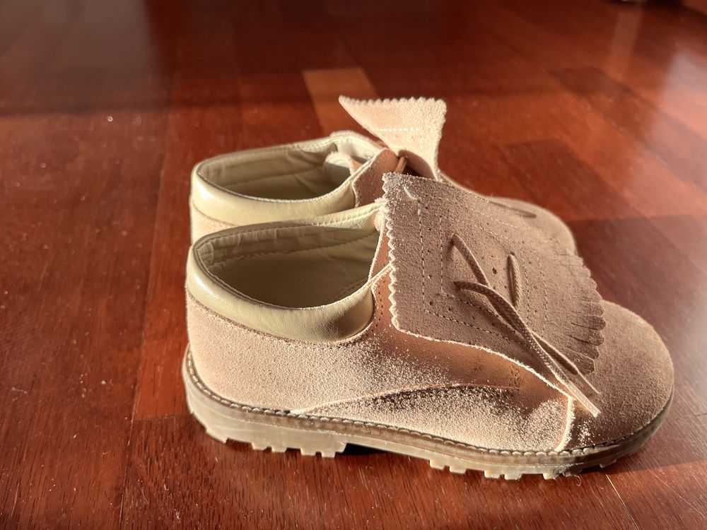 Sapatos com pouco uso