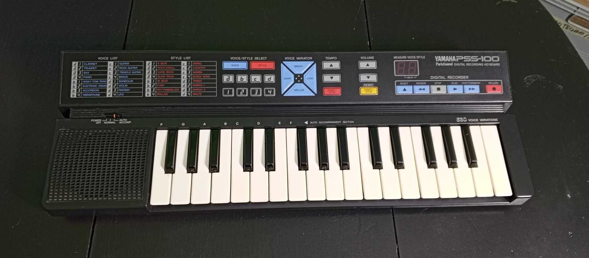 Yamaha PSS-100  Portasound Keyboard Syntezator Vintage Recorder