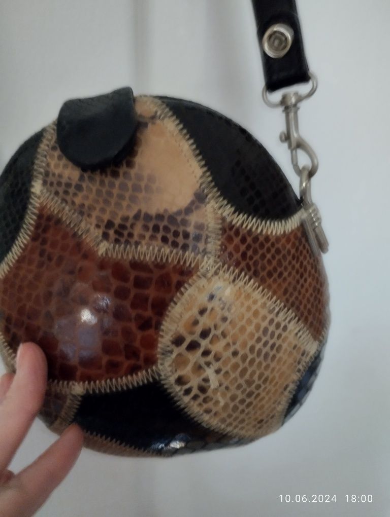 Продам сумочку из кожи питона