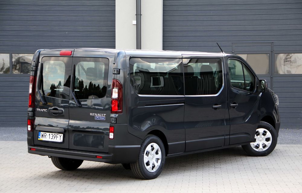 Wynajem Busów 8/9 osobowych Radom, Renault Trafik 2024 Long Automat
