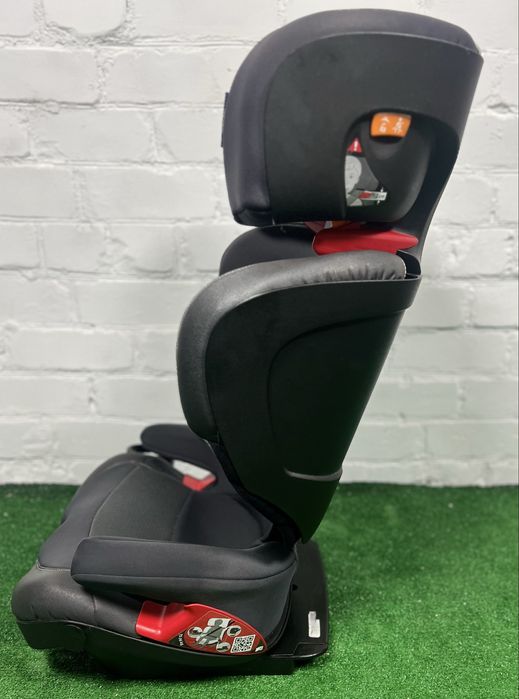 Дитяче автокрісло Chicco Oasys Fix Plus Evo Jet Black. Гарний стан.