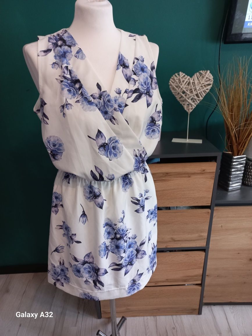 Elegancka sukienka okazyjna chrzciny komunię. L