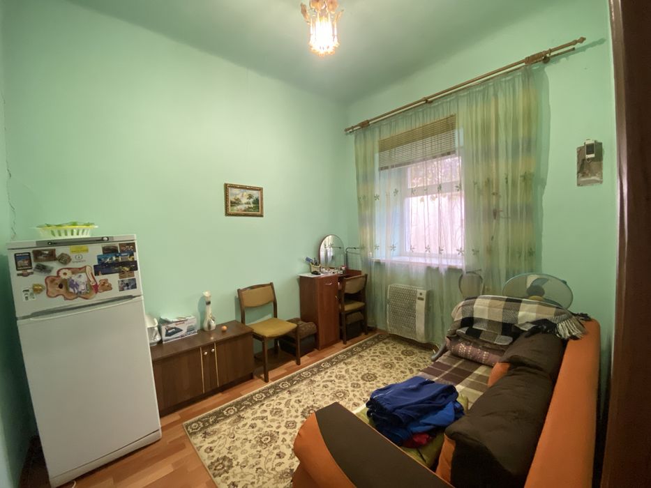 Продам 2к квартиру на Малій Морській