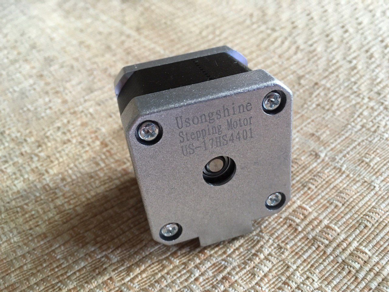 Кроковий двигун NEMA 17 17HS4401