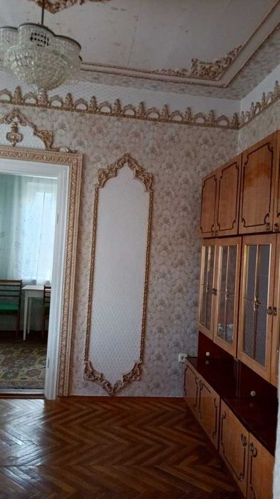 будинок з земельною ділянкою