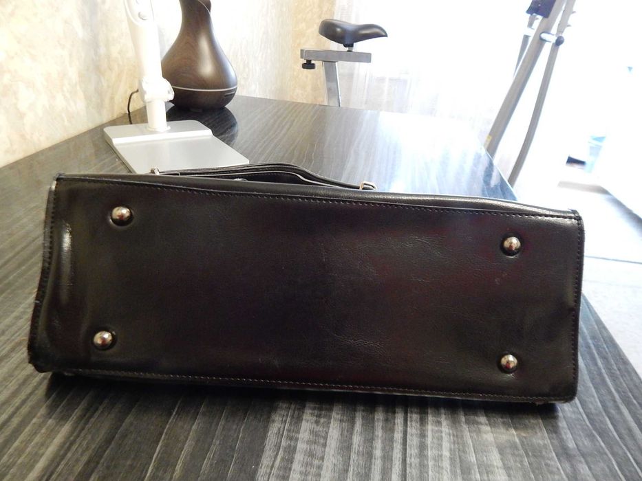 Женская кожаная сумка.