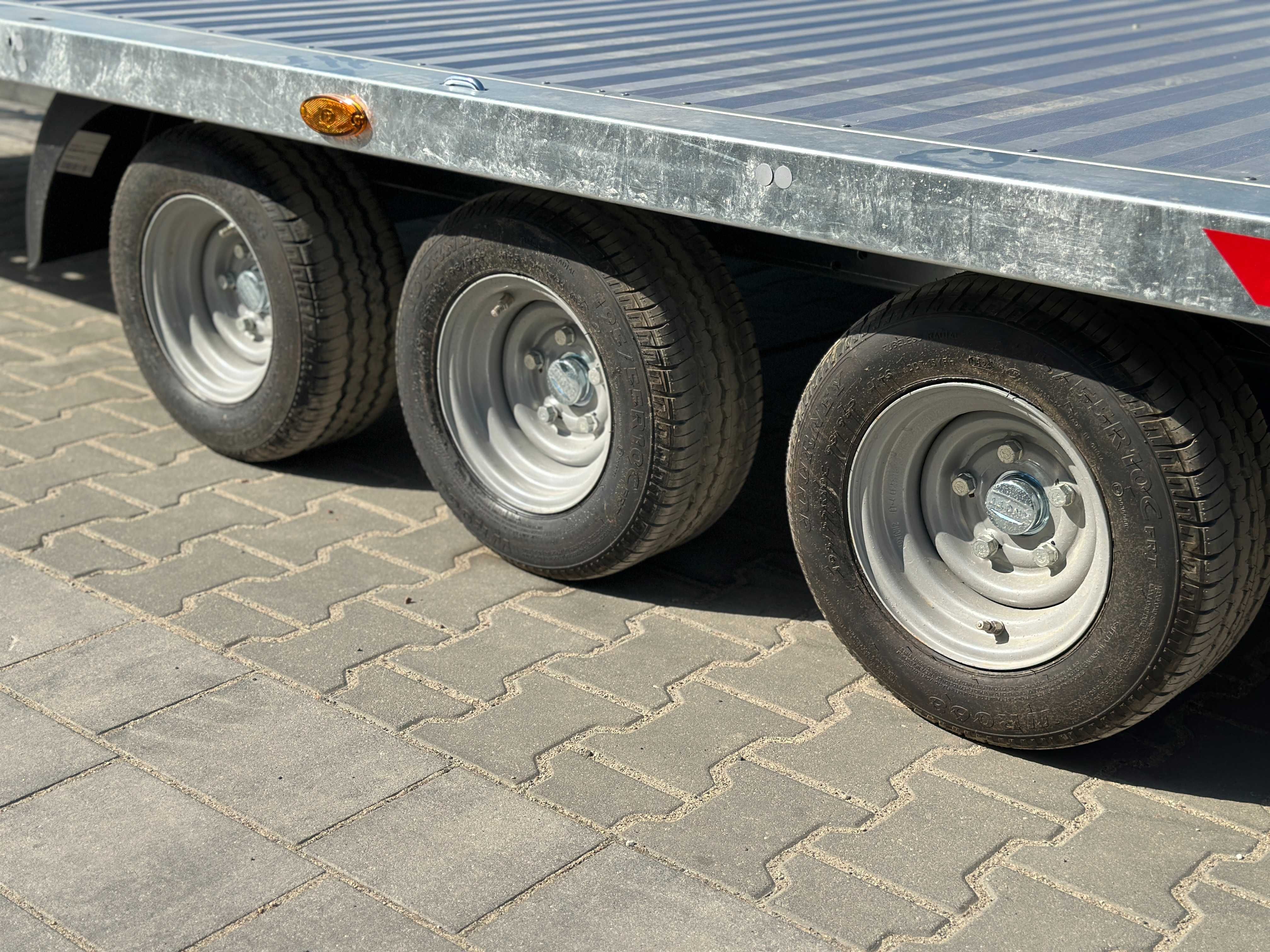 Laweta TEMARED CARPLATFORM 6021/3 S 3,5T - 589 x 211 cm