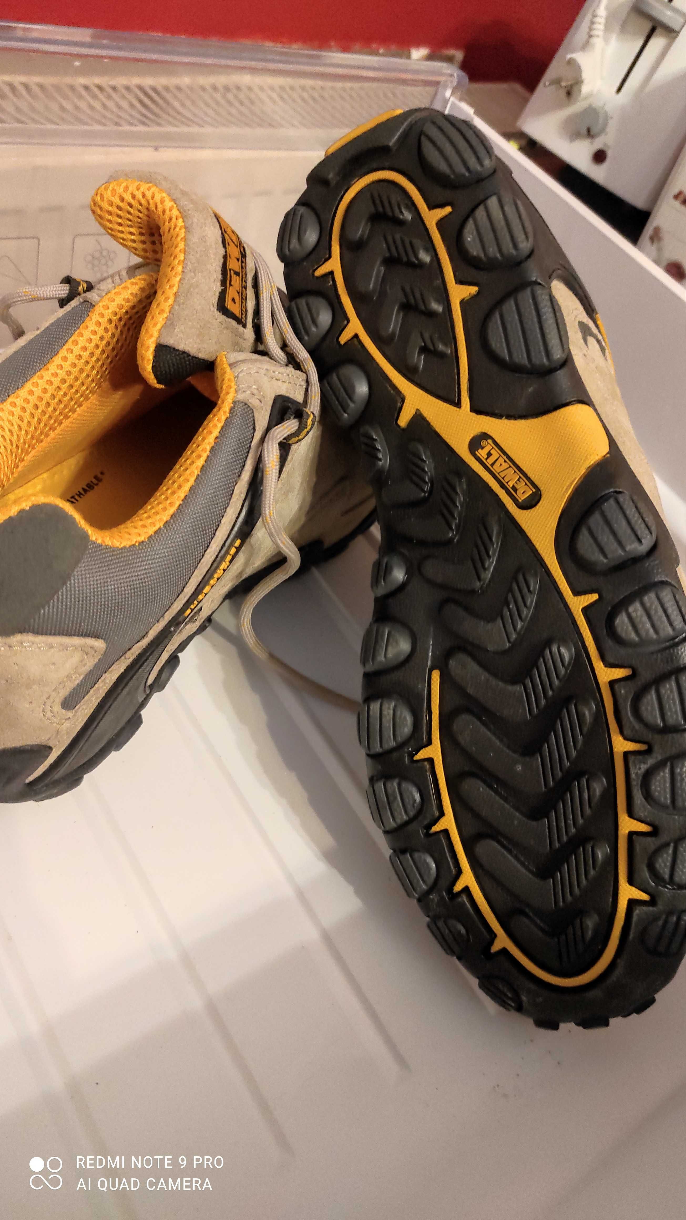 Buty robocze z blachą DeWalt