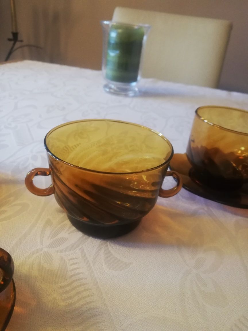 Zestaw 4 filiżanki +cukierniczka vintage