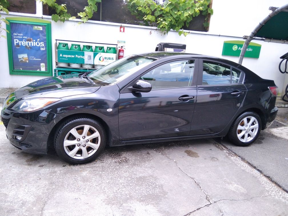 Automóvel Mazda 3
