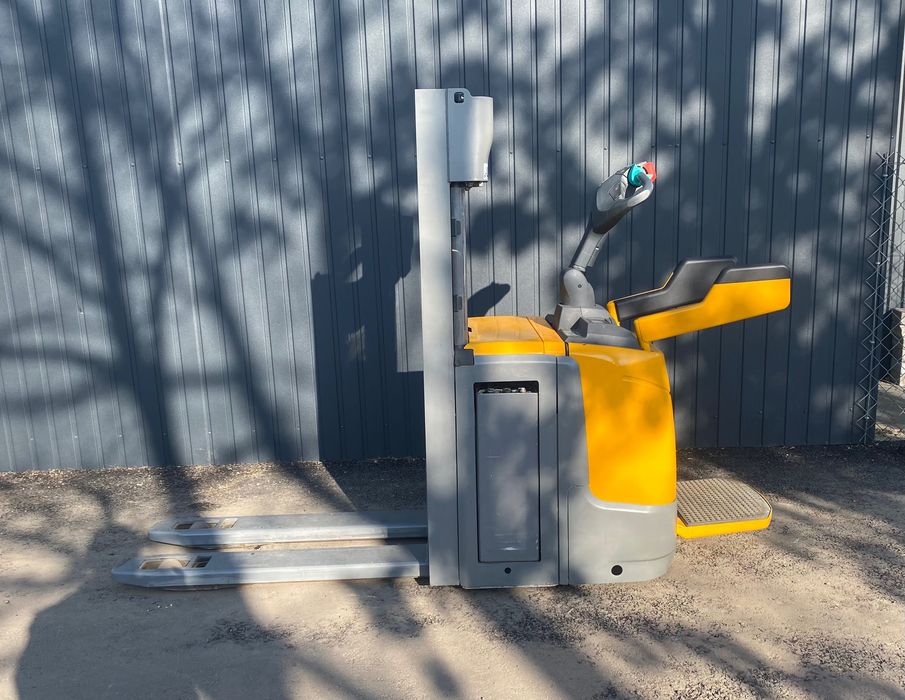 Jungheinrich ERC 212z 2018r duplex 2.5m wolny skok Sztaplarka wózek
