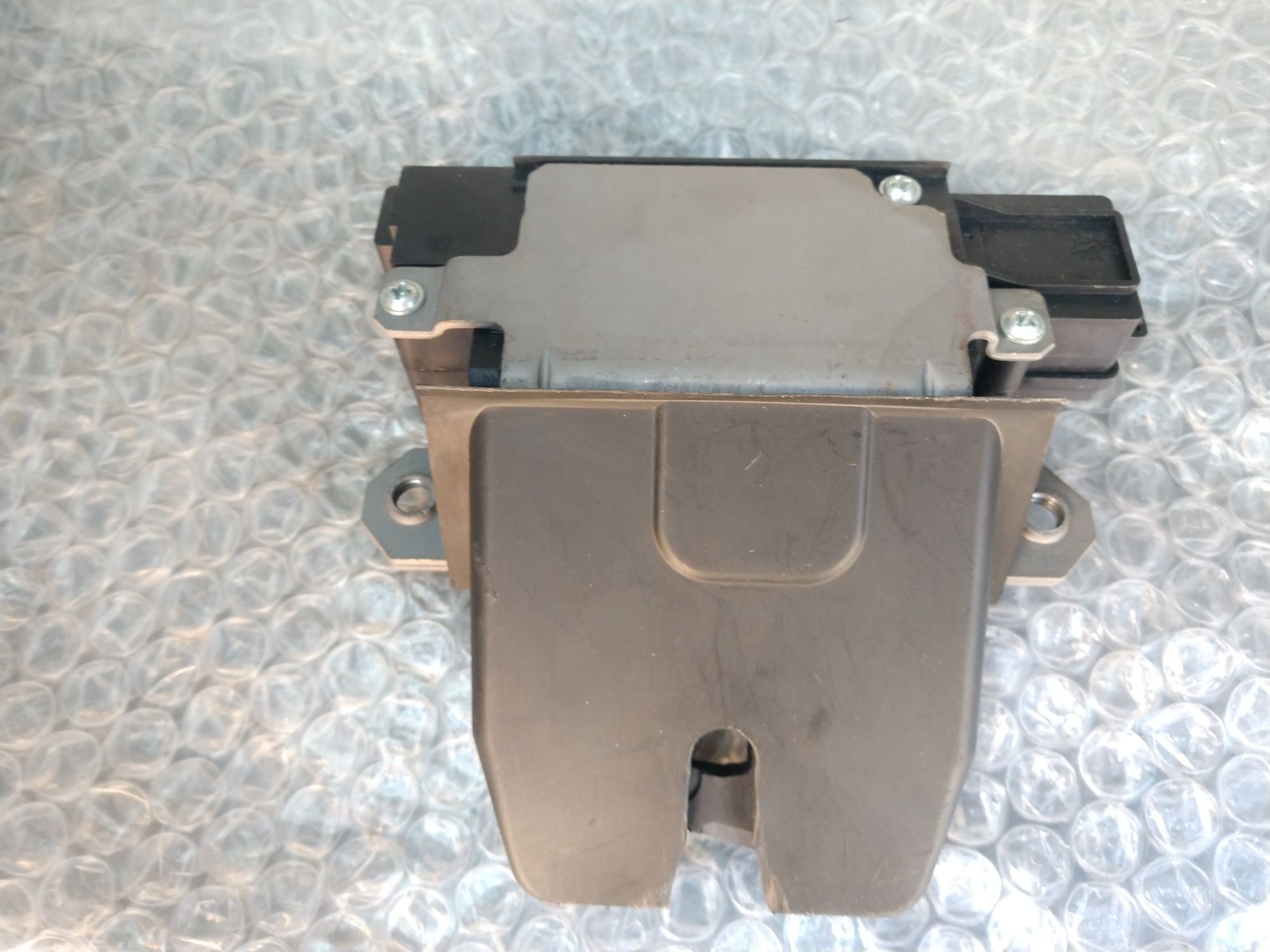 Замок кришки багажника для Ford 3M51-R442A66-AP, 01041111006