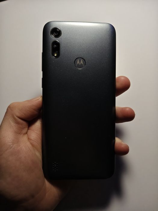 Продам телефон Motorola e6i