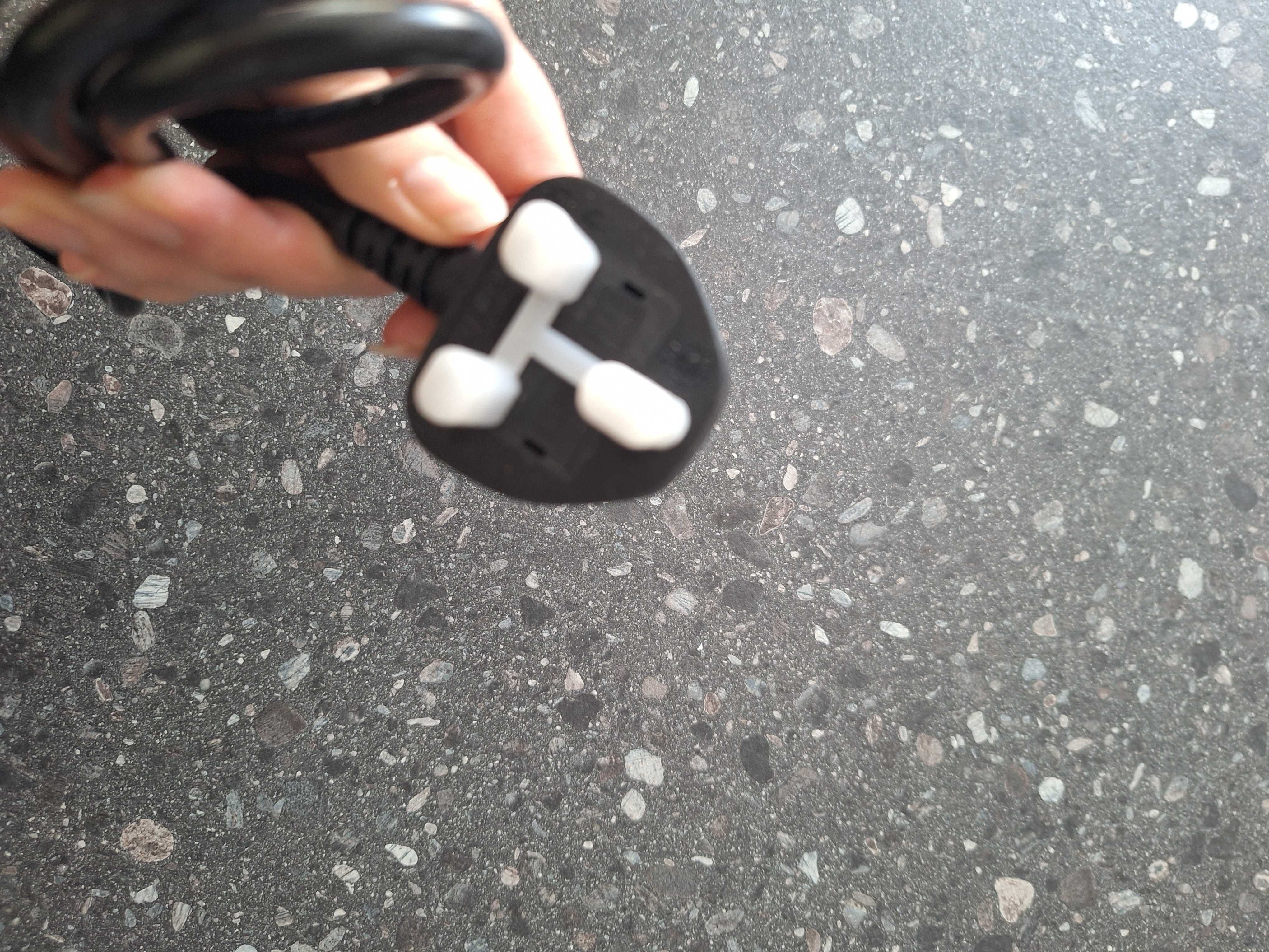 Kabel sieciowy wtyczka angielska