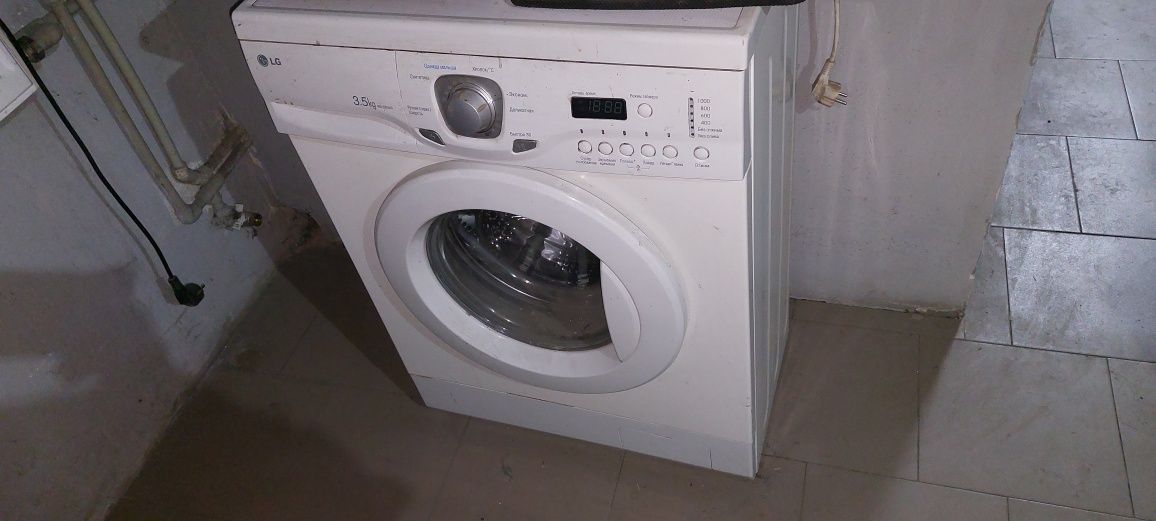 Продам стиральную машину lg