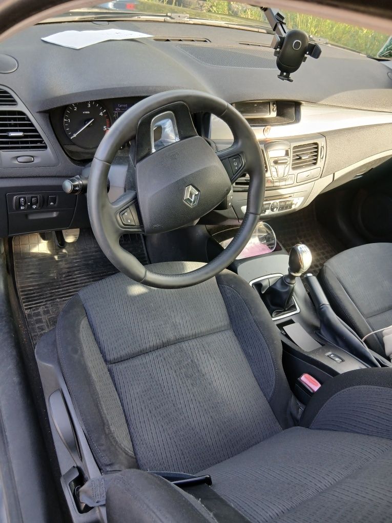 Авто Renault Laguna