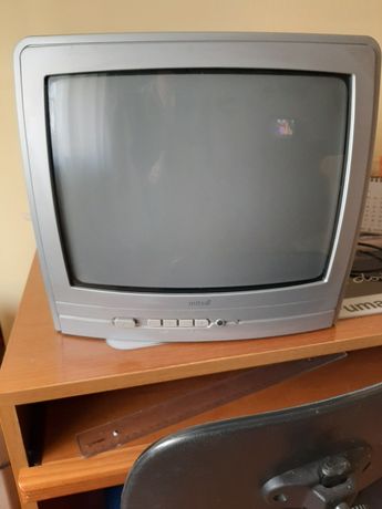 Televisor de 14 ", Marca MITSAI, Modelo : 14 CNO7. Oferta do suporte.