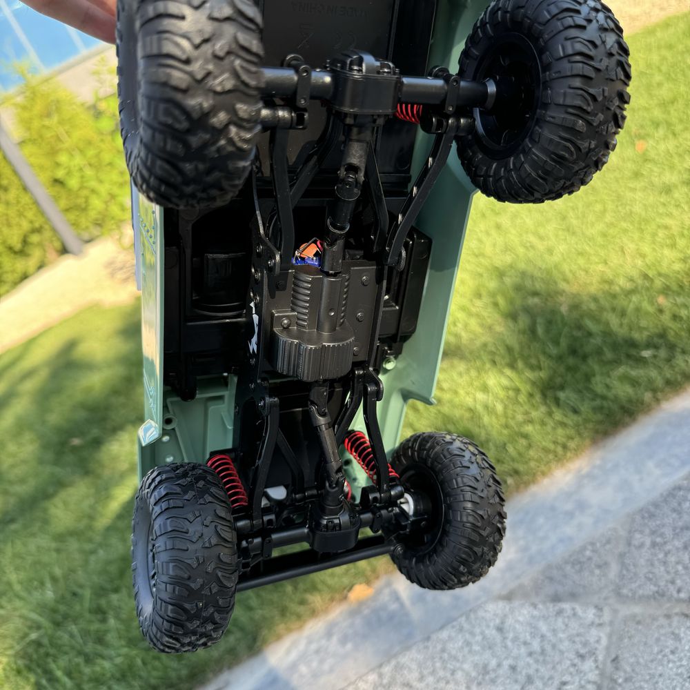 Джип на радиоуправлении Land Rover Defender G. Краулер MN-90 1:12 4WD