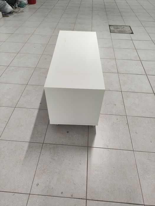 Consola branca para sala