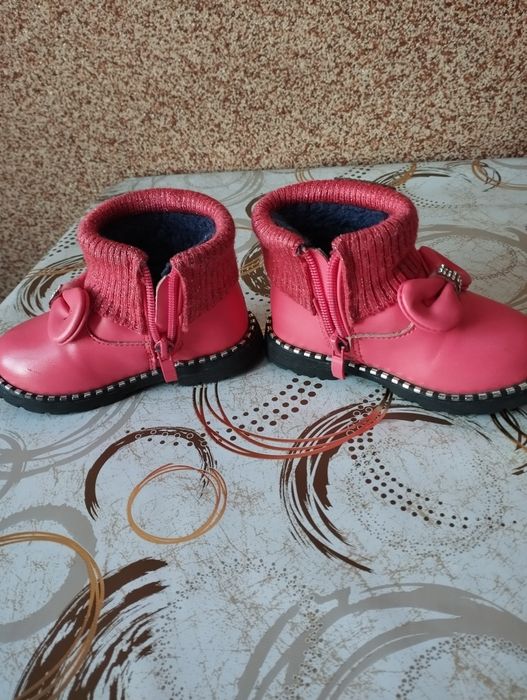 Взуття для дівчинки