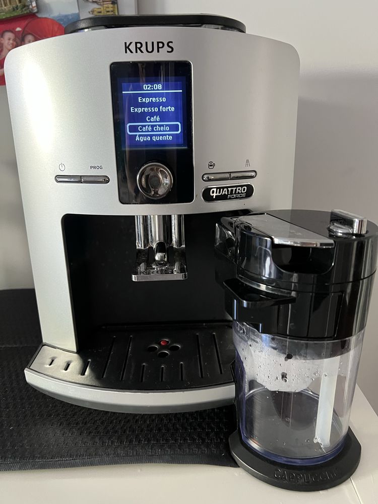 Máquina de café expresso automática Krups - para café em grão