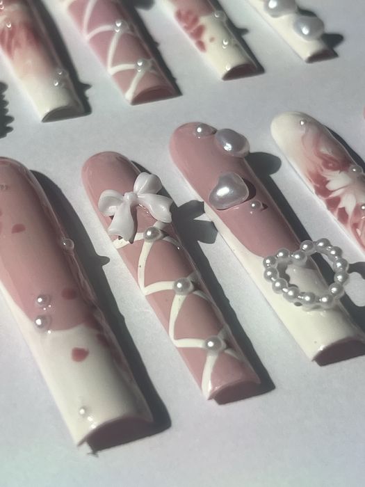 Długie tipsy własnorecznie robione