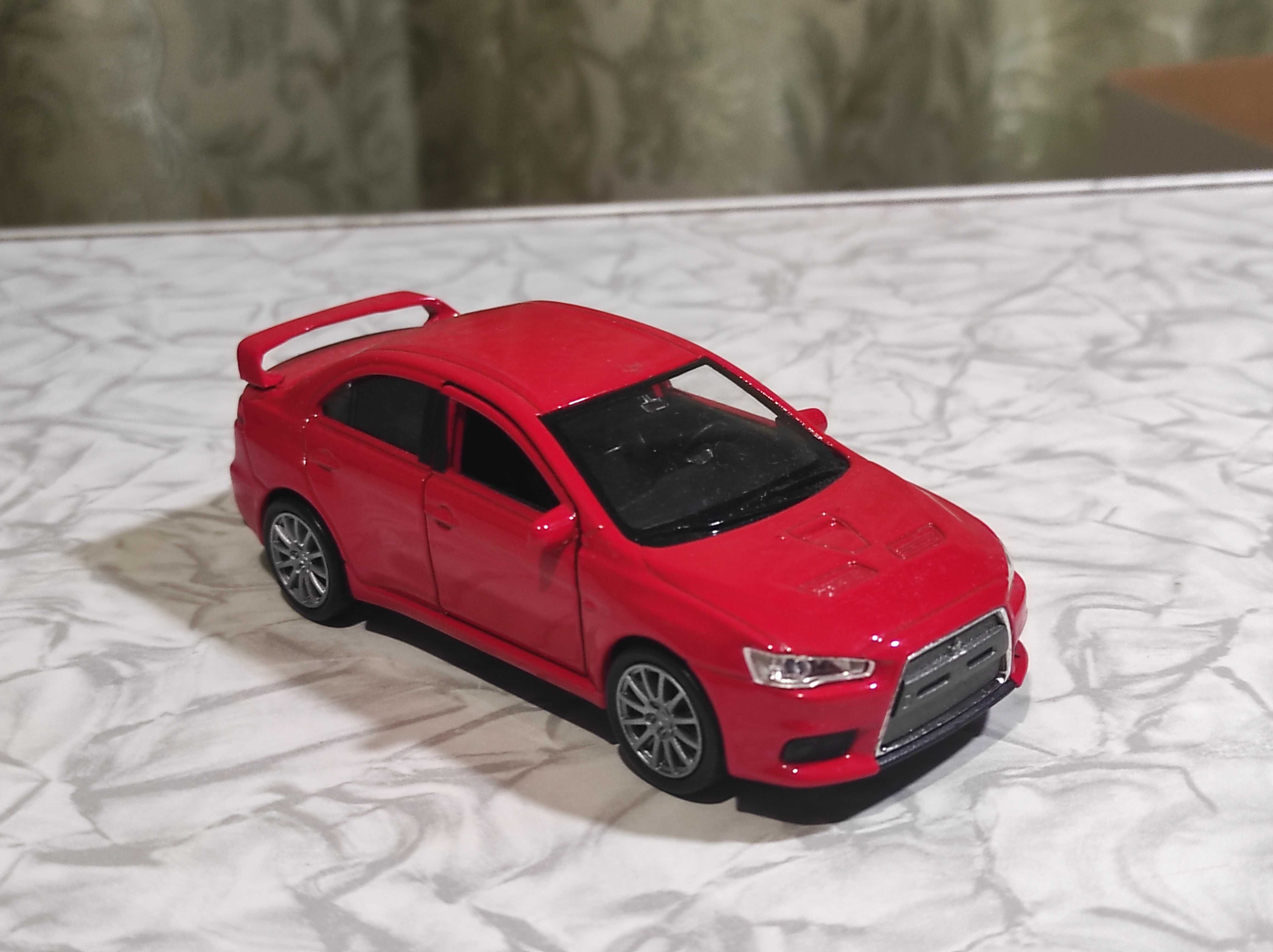 Mitsubishi Lancer Evolution X Welly 1/36 Нова колекційна модель