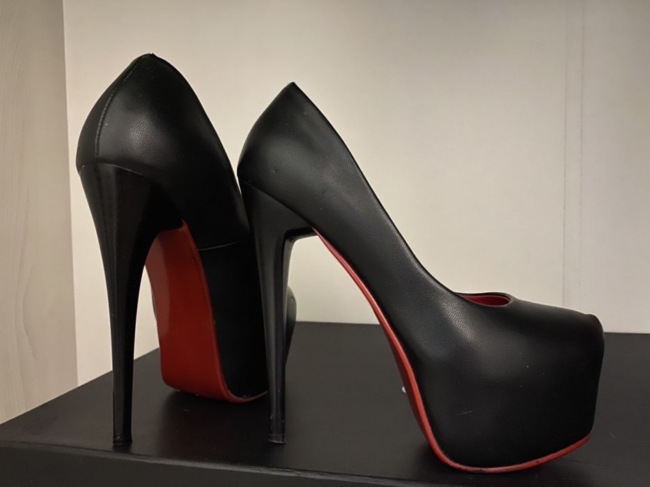 Туфли лодочки christian louboutin