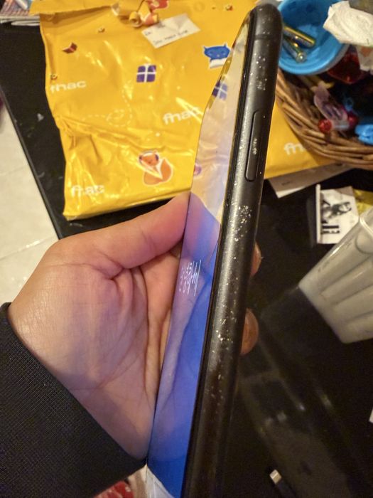 iPhone 11 128G com visor partido