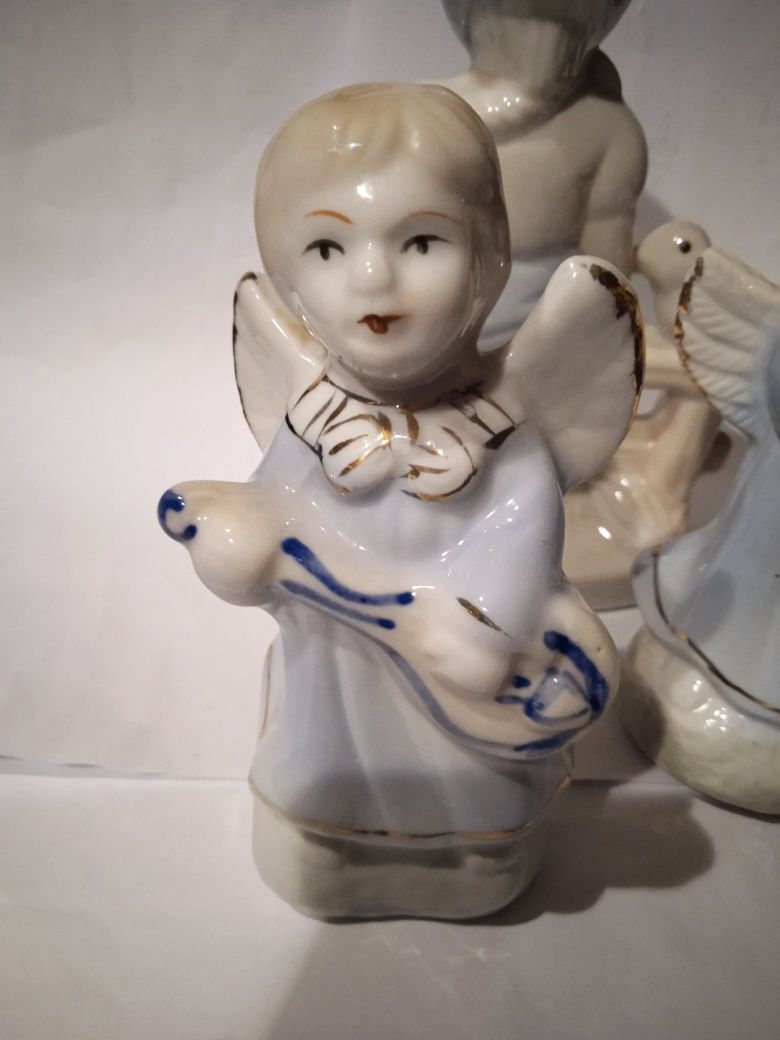 Porcelanowe figurki dzieci aniołków