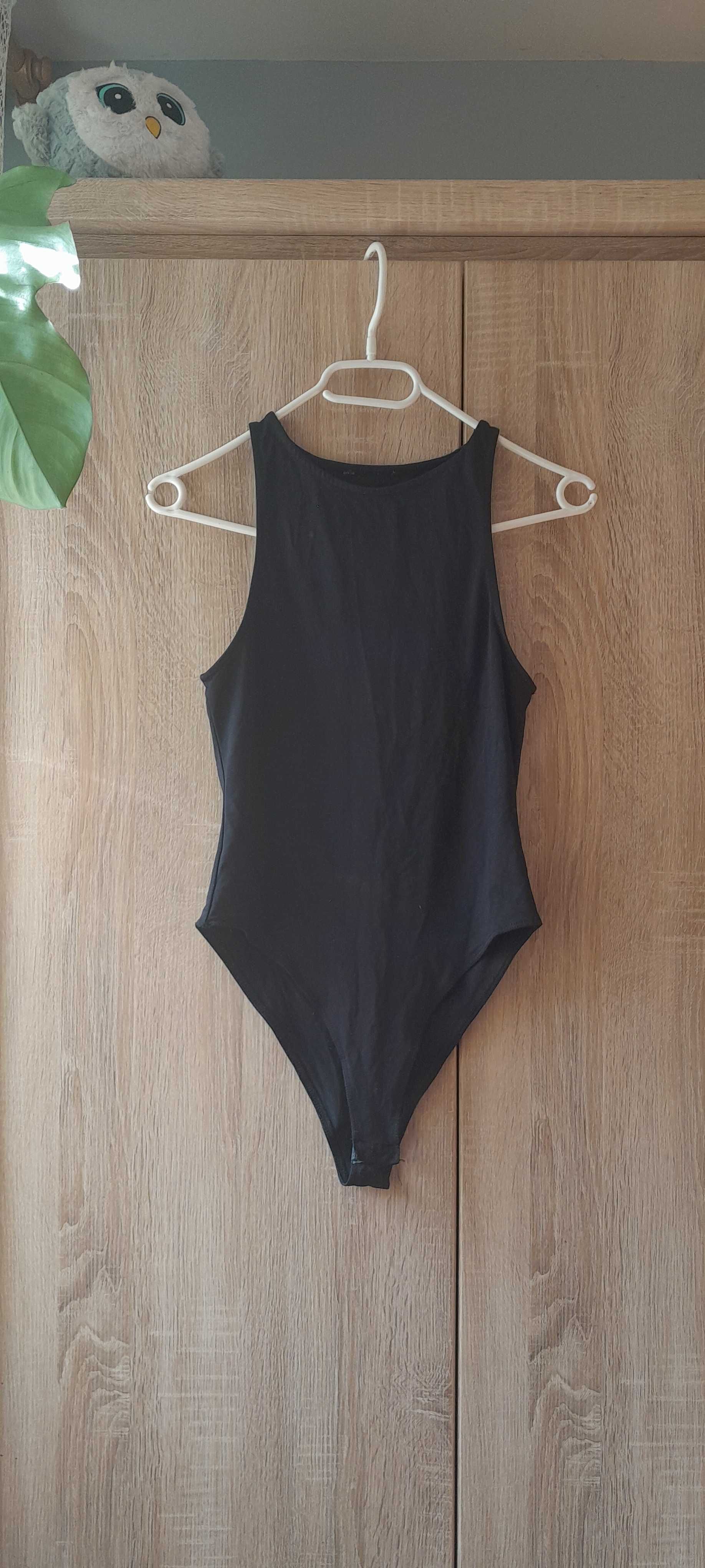 czarne body zatrzaski dekolt halter dopasowane
