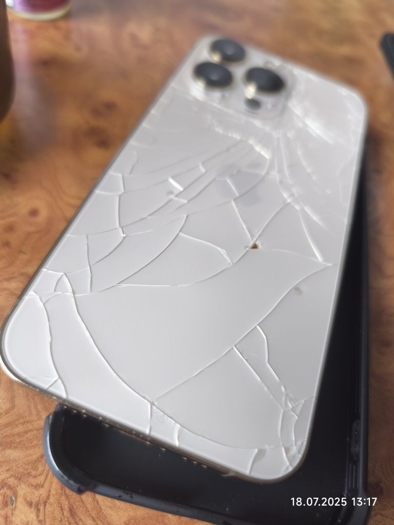 iPhone 13 pro złoty